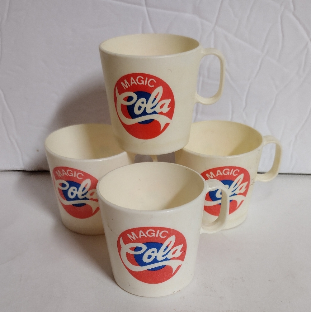 Vintage Toy Magic Cola Cups Mugs 4pc Set Chilton-Globe Made In USA